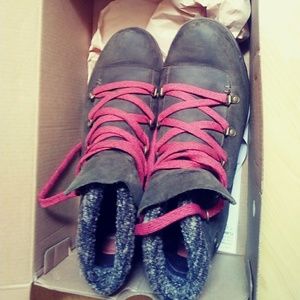 Merrell---Eventyr Bluff waterproof bungee cord